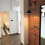 Avis Sienkiewicza * 格丁尼亚
